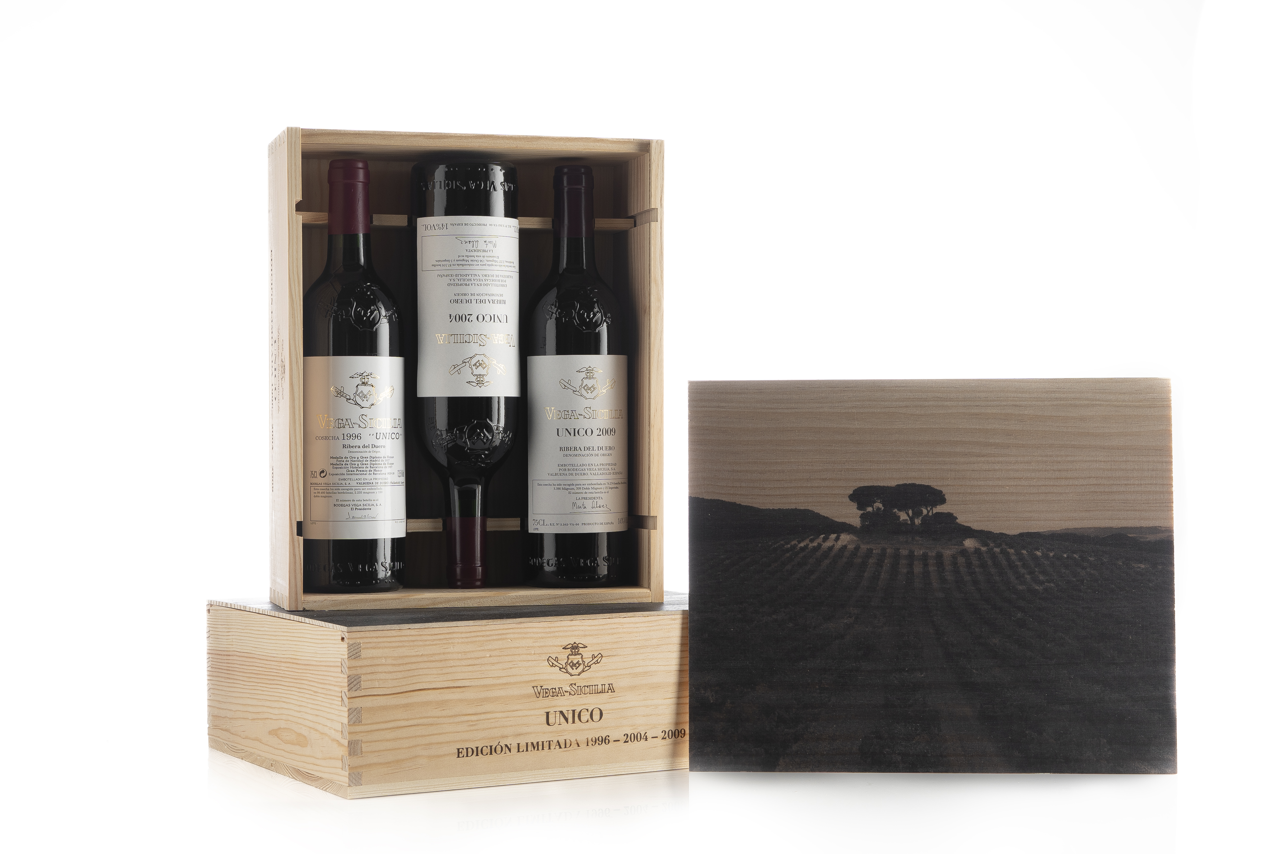 VEGA SICILIA Unico Gran Reserva - Special Limited Edition (1 each of 1996-2004-2009) Wooden Case x 3 Bottles Image